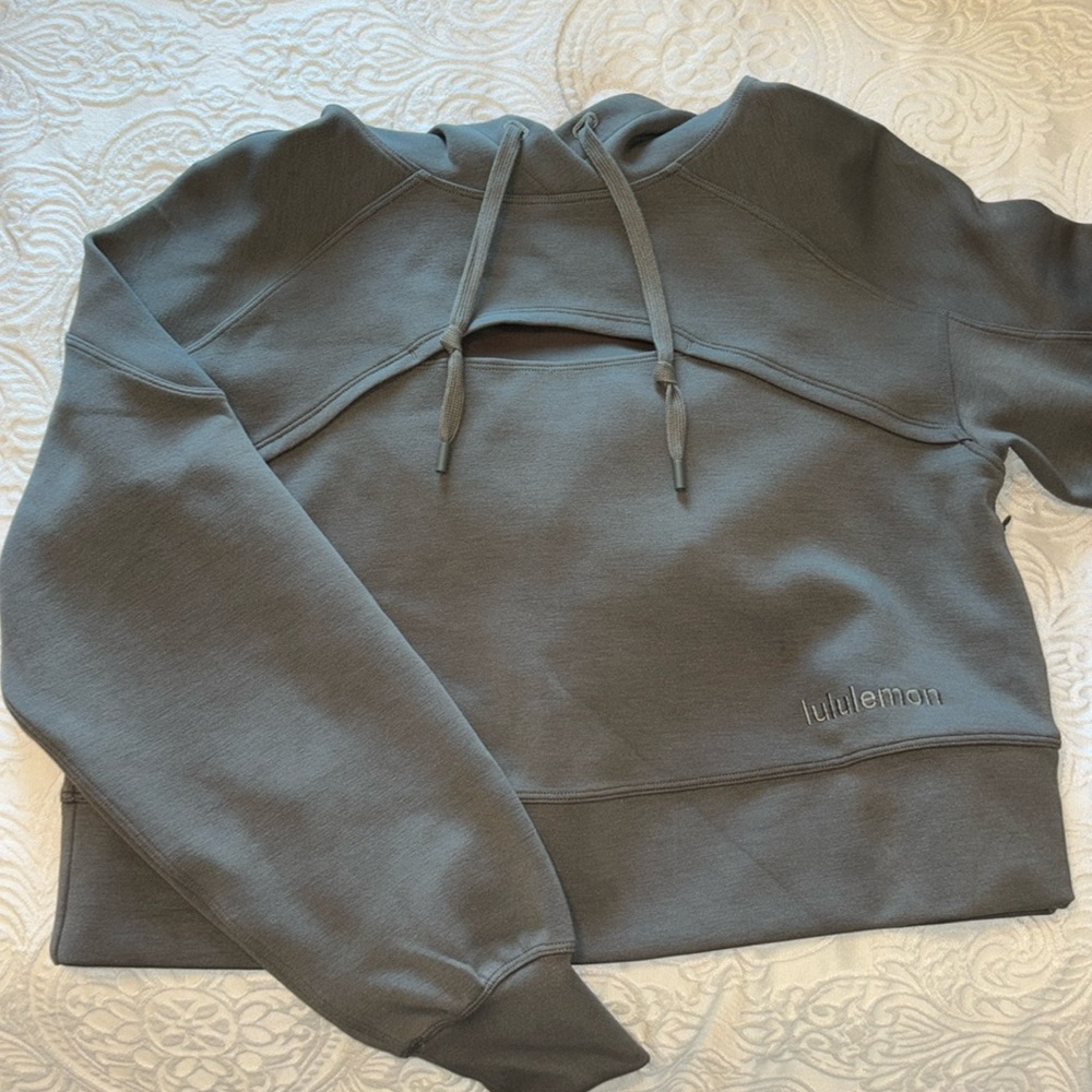 Lululemon Pullover hoodie